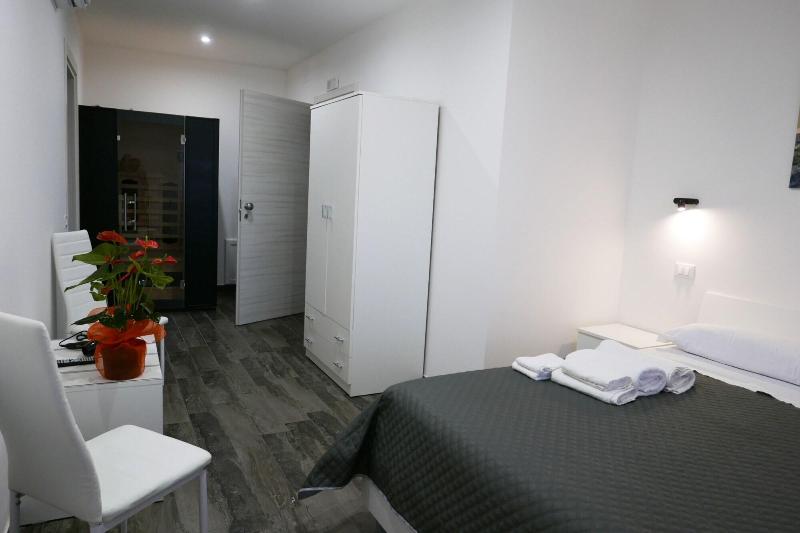 Opera Boutique Rooms image