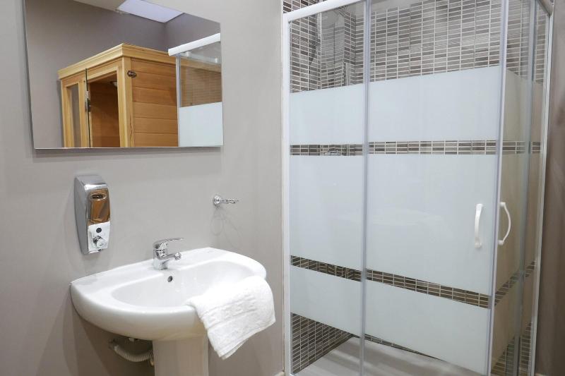 Opera Boutique Rooms image