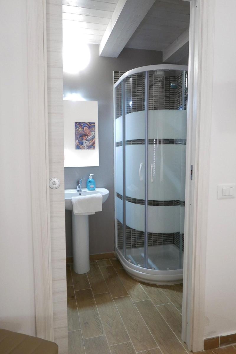 Opera Boutique Rooms image