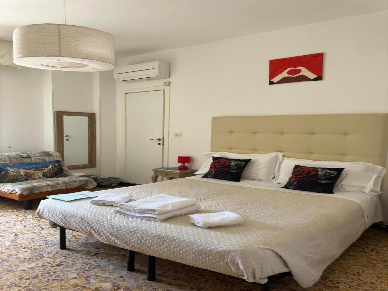 Dreaming Rooms image