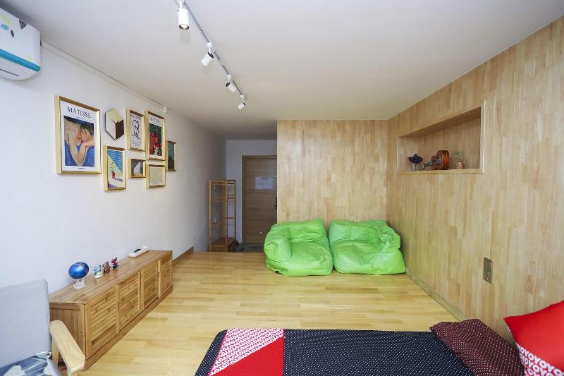 Phoenix Egg Youth Hostel image