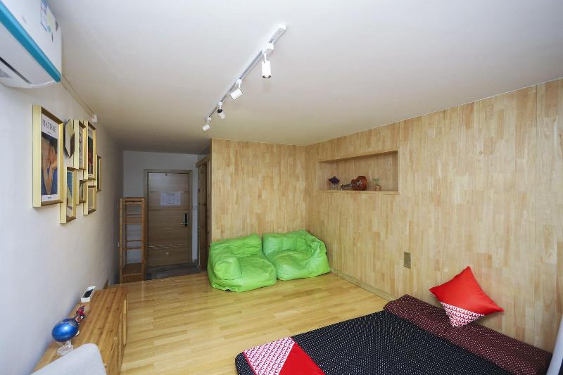 Phoenix Egg Youth Hostel image