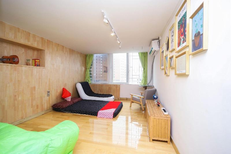 Phoenix Egg Youth Hostel image