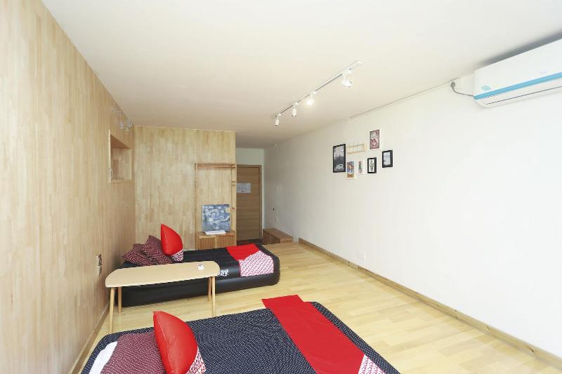 Phoenix Egg Youth Hostel image