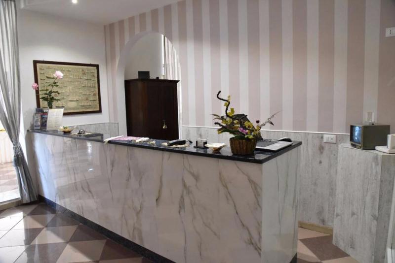 Hotel Moderno image