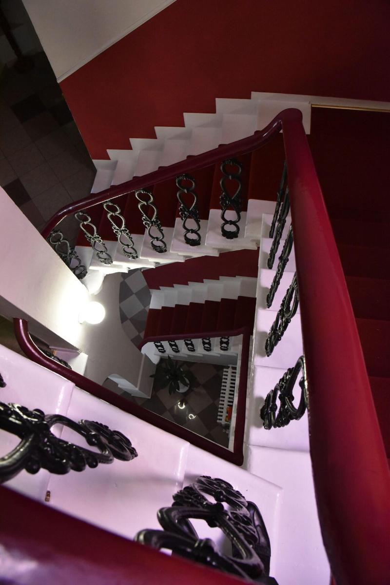 Hotel Moderno image