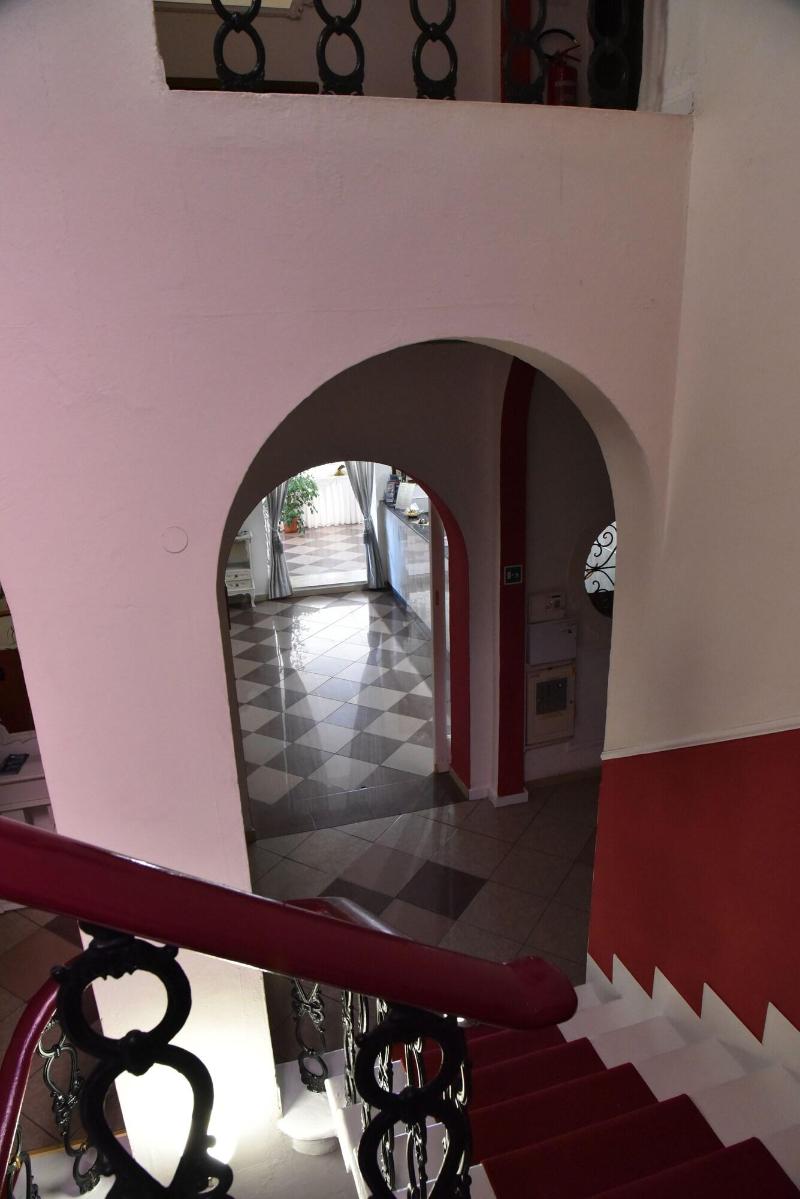 Hotel Moderno image