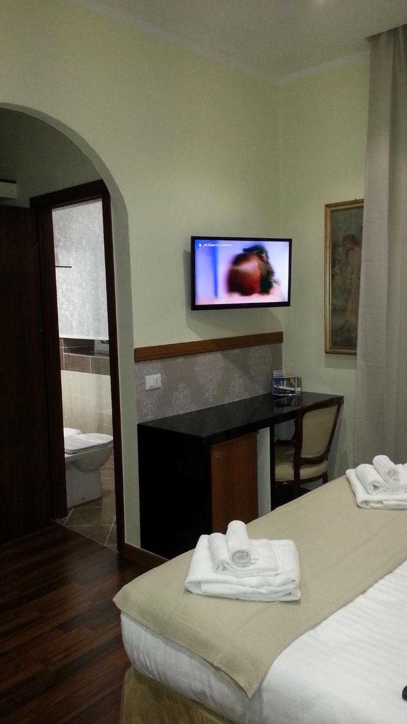 Hotel Moderno image