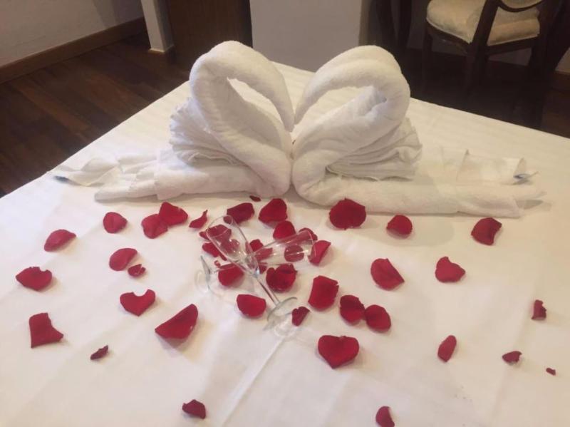 Hotel Moderno image