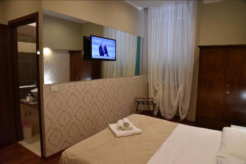 Hotel Moderno image