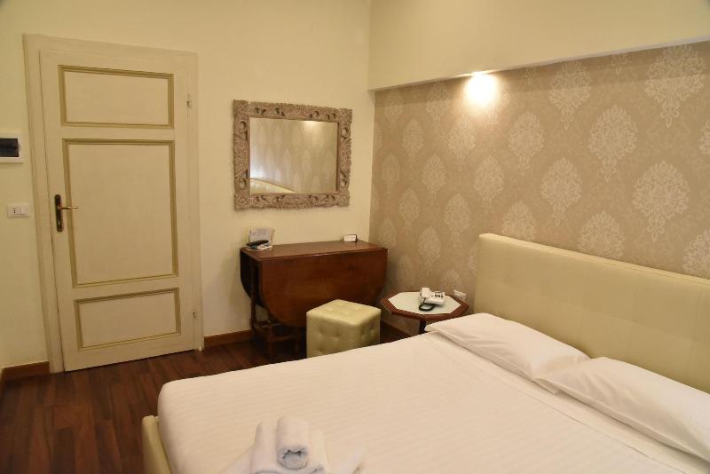 Hotel Moderno image