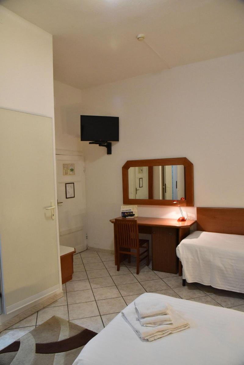 Hotel Moderno image