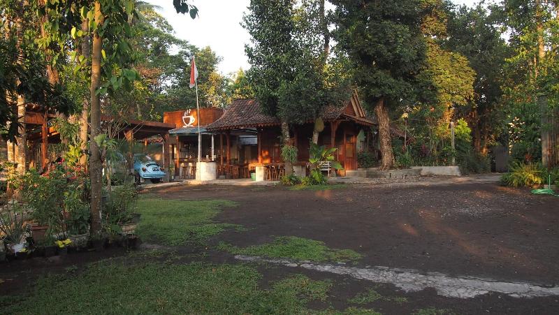 The Riverside Javanese Cottages 3