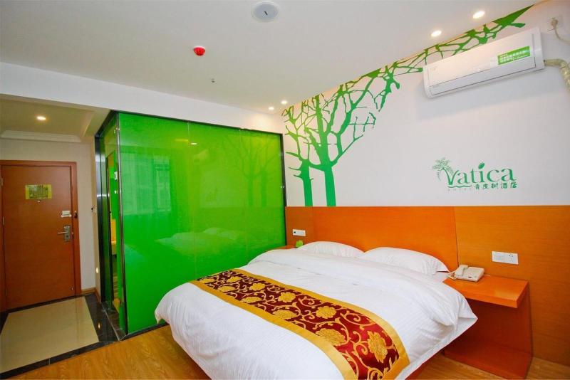 Vatica Shanghai Pudong New District Dishuilake Hot image