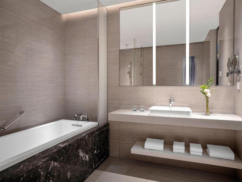 Courtyard By Marriott Shanghai Minhang image