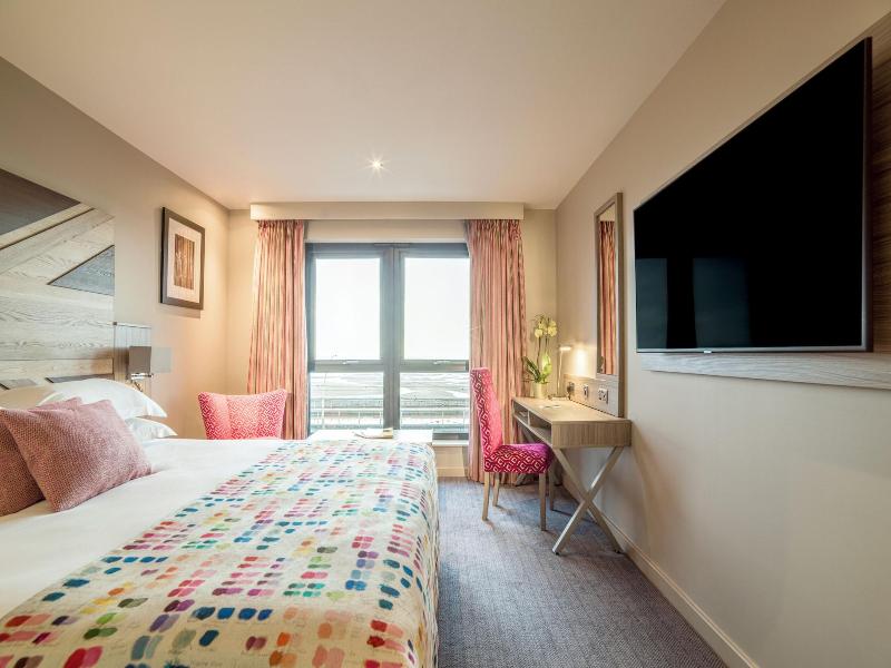 Boulevard Hotel image
