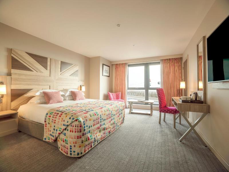 Boulevard Hotel image