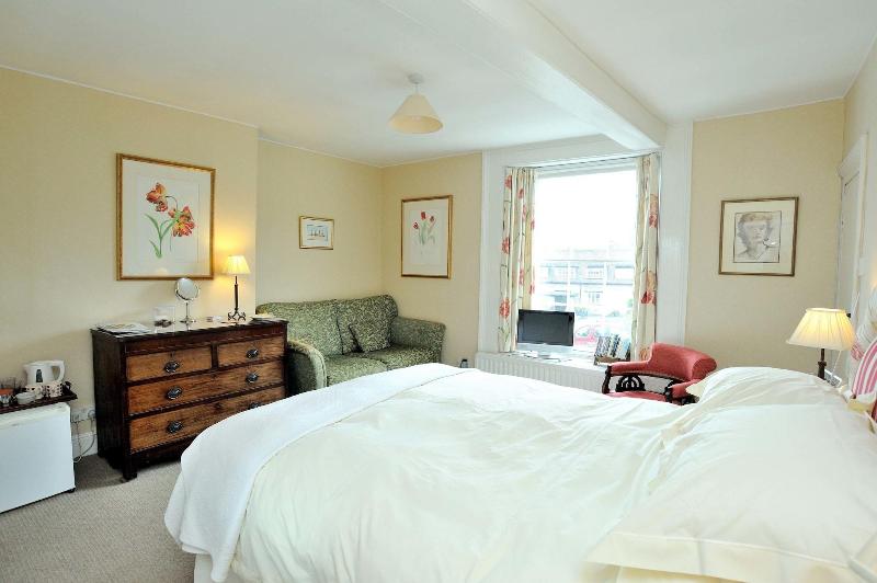 Castleton House B&B image
