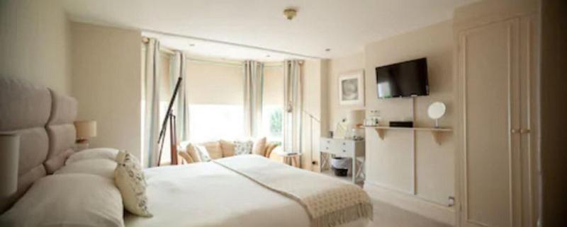 The Seaview Hotel image