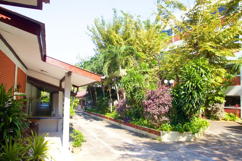Sichang Shine Khao Resort