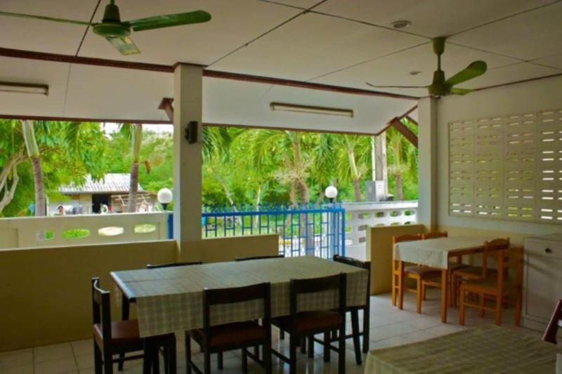 Sichang Shine Khao Resort