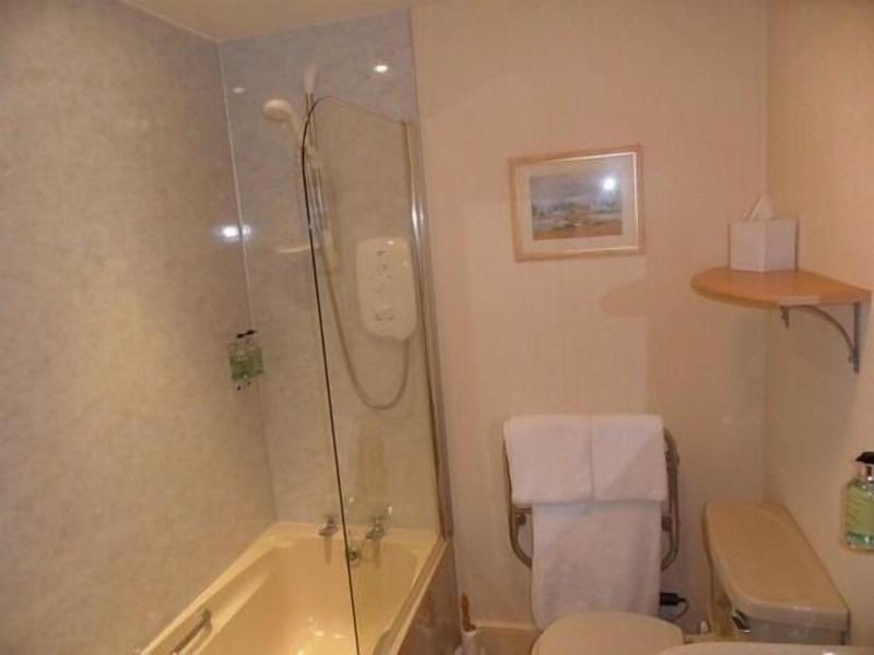 Cairn Hotel image