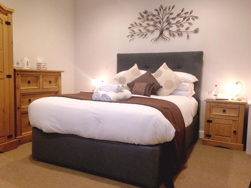 The Wheatsheaf image