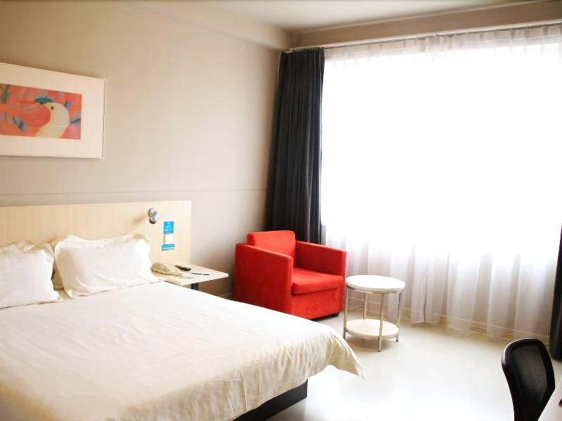 Jinjiang Inn Xiangyang Nanshan Tanxi Road image