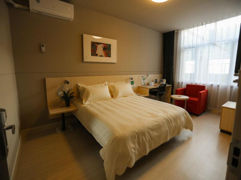Jinjiang Inn Xiangyang Nanshan Tanxi Road image