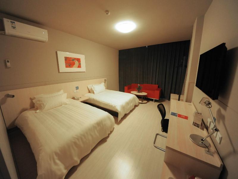 Jinjiang Inn Xiangyang Nanshan Tanxi Road image