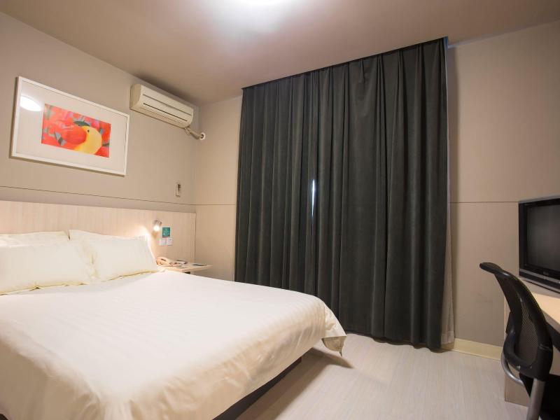 Jinjiang Inn Xiangyang Nanshan Tanxi Road image
