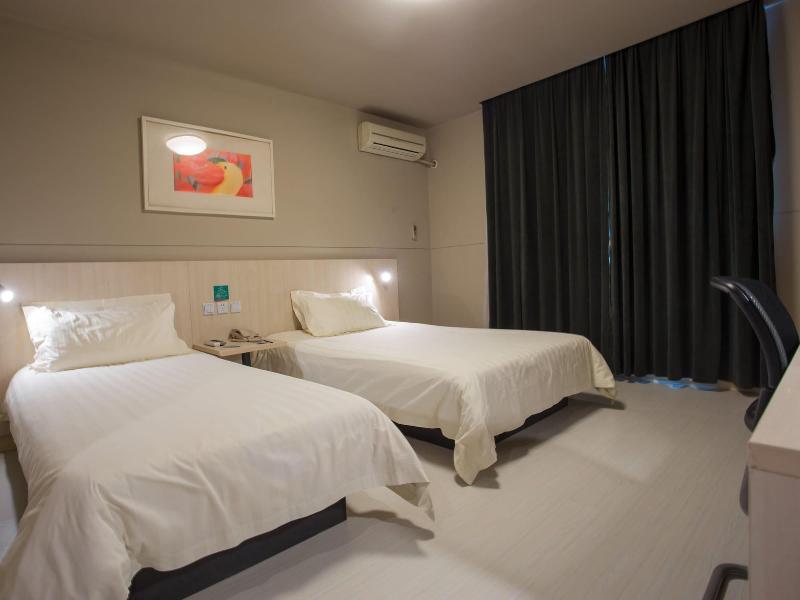 Jinjiang Inn Xiangyang Nanshan Tanxi Road image