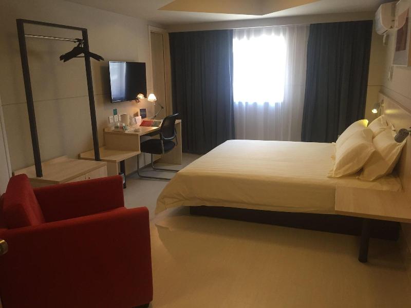 Jinjiang Inn Xiangyang Nanshan Tanxi Road image