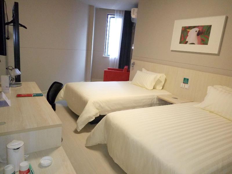Jinjiang Inn Xiangyang Nanshan Tanxi Road image