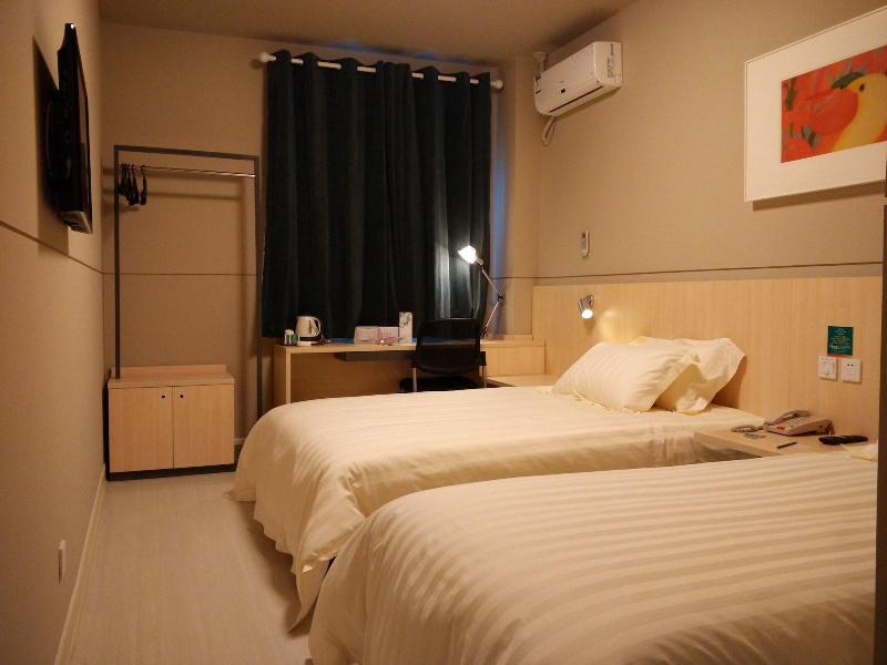 Jinjiang Inn Xiangyang Nanshan Tanxi Road image