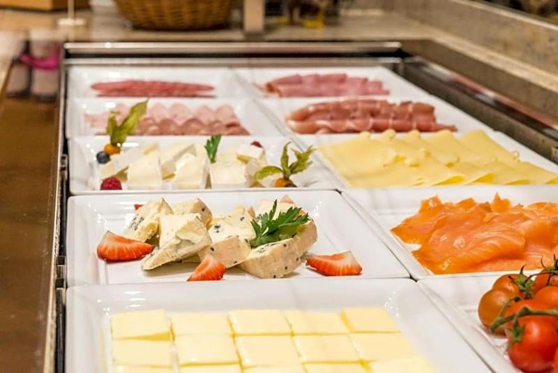 Hotel Restaurant Sonne image