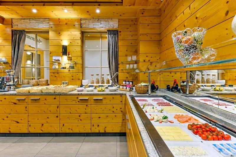 Hotel Restaurant Sonne image