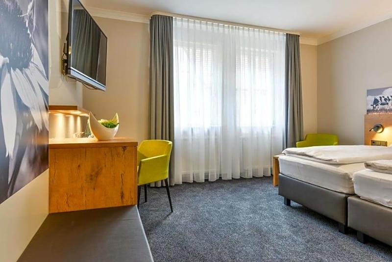 Hotel Restaurant Sonne image