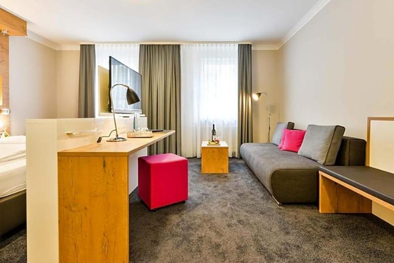 Hotel Restaurant Sonne image