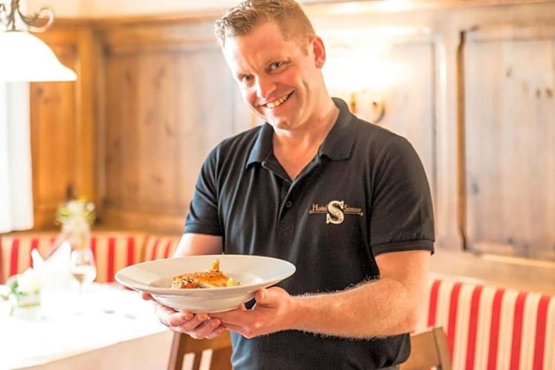 Hotel Restaurant Sonne image