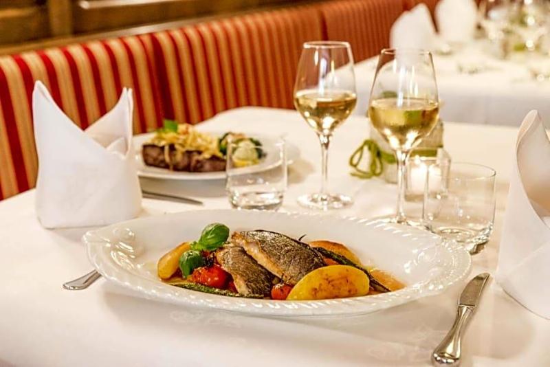 Hotel Restaurant Sonne image