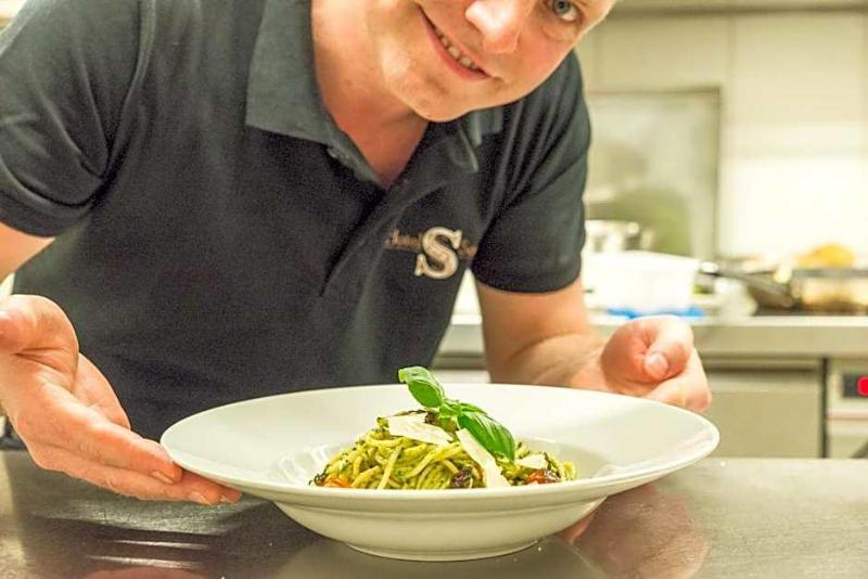 Hotel Restaurant Sonne image