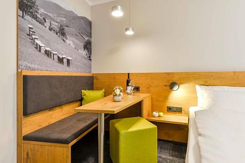 Hotel Restaurant Sonne image