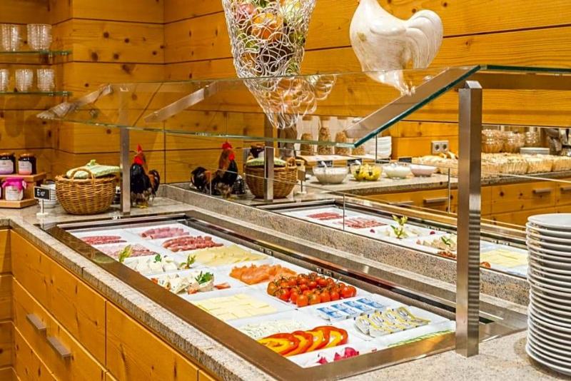Hotel Restaurant Sonne image