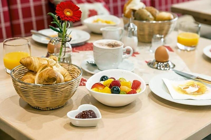 Hotel Restaurant Sonne image