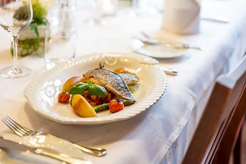 Hotel Restaurant Sonne image