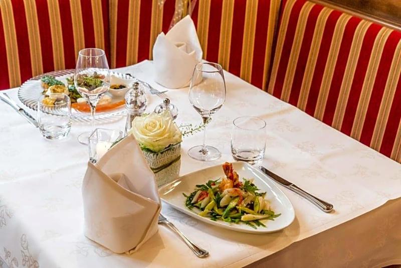 Hotel Restaurant Sonne image