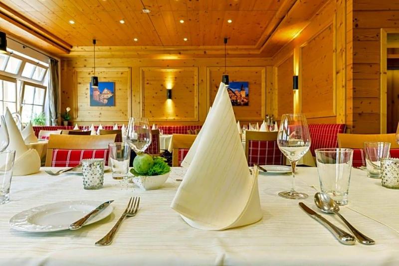 Hotel Restaurant Sonne image