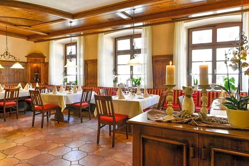 Hotel Restaurant Sonne image