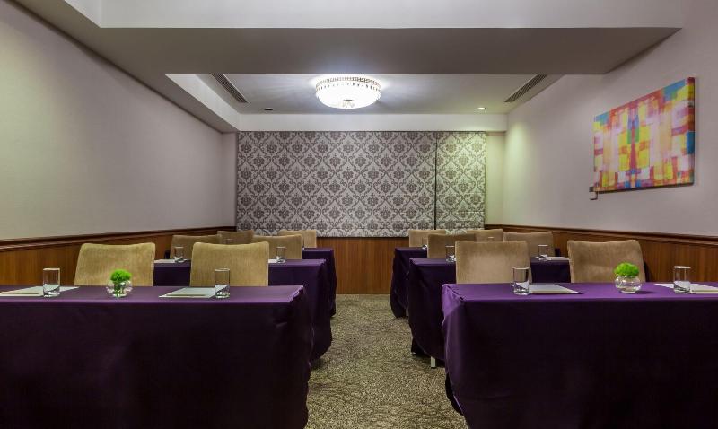 CHECK inn Taipei Neihu image